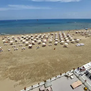 https://beach-serenity-studio-on-makenzy.protaras-cy-hotels.com